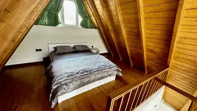 کلبه دوخوابه سوئیسی استخردار گاردن ویلا 3