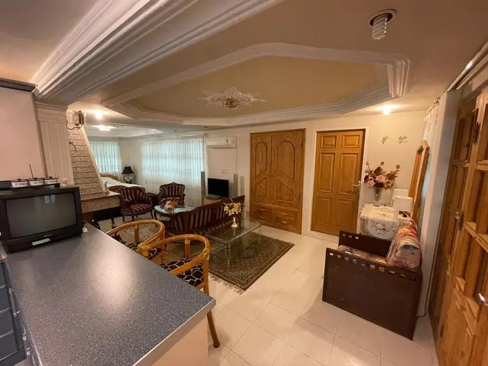 سوئیت فلت رویال - ورودی