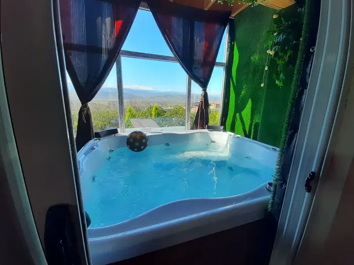 کلبه یک خوابه دوبلکس جکوزی دار گلبانو - جکوزی داخل واحد