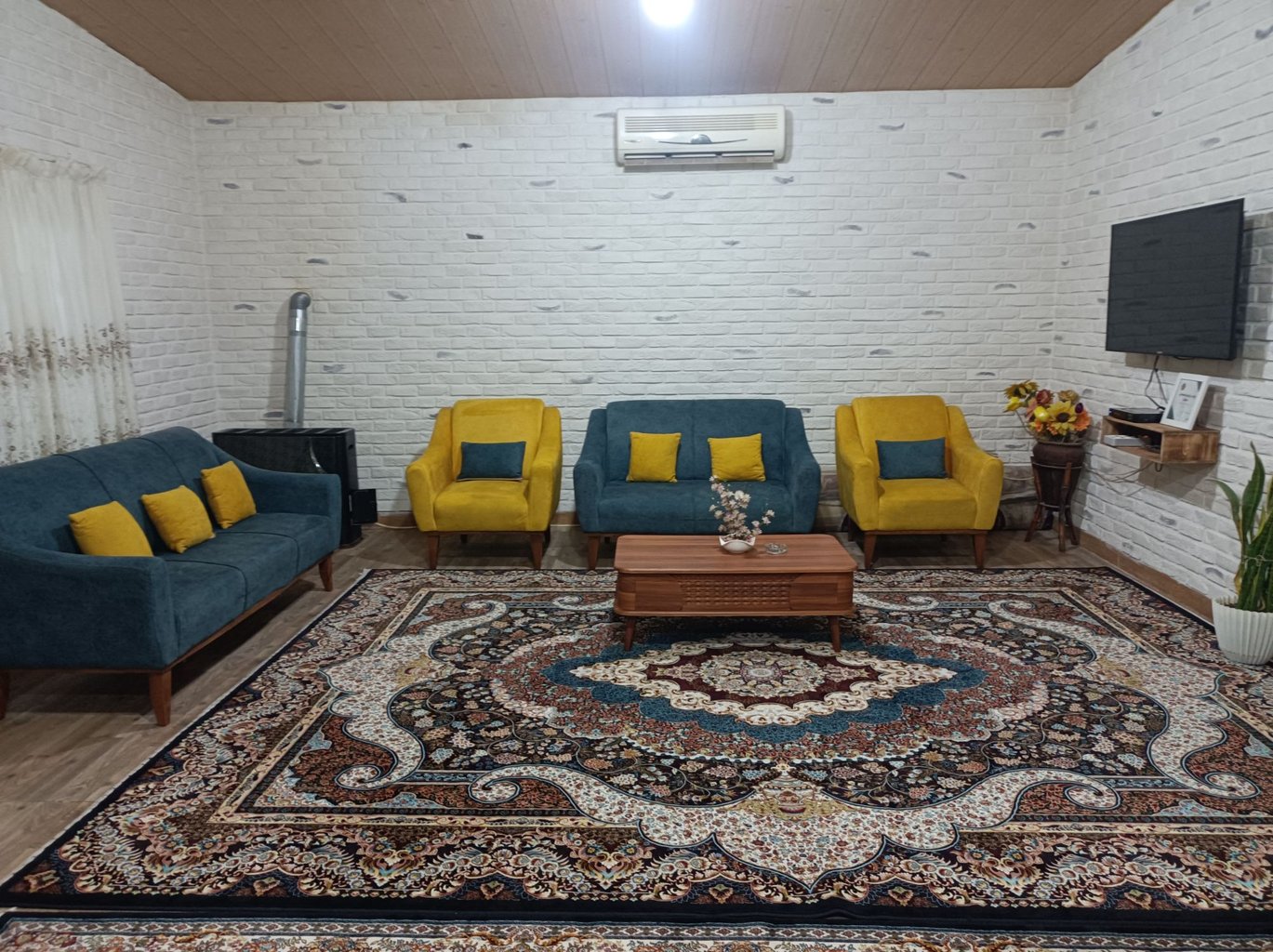 ویلا دوخوابه استخردار آبگرم طاها آرشا