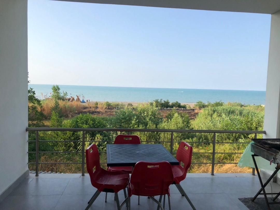 سه خوابه ساحلی سفید