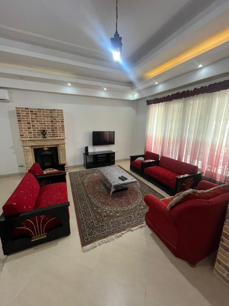 سه خوابه باغ هشت بهشت