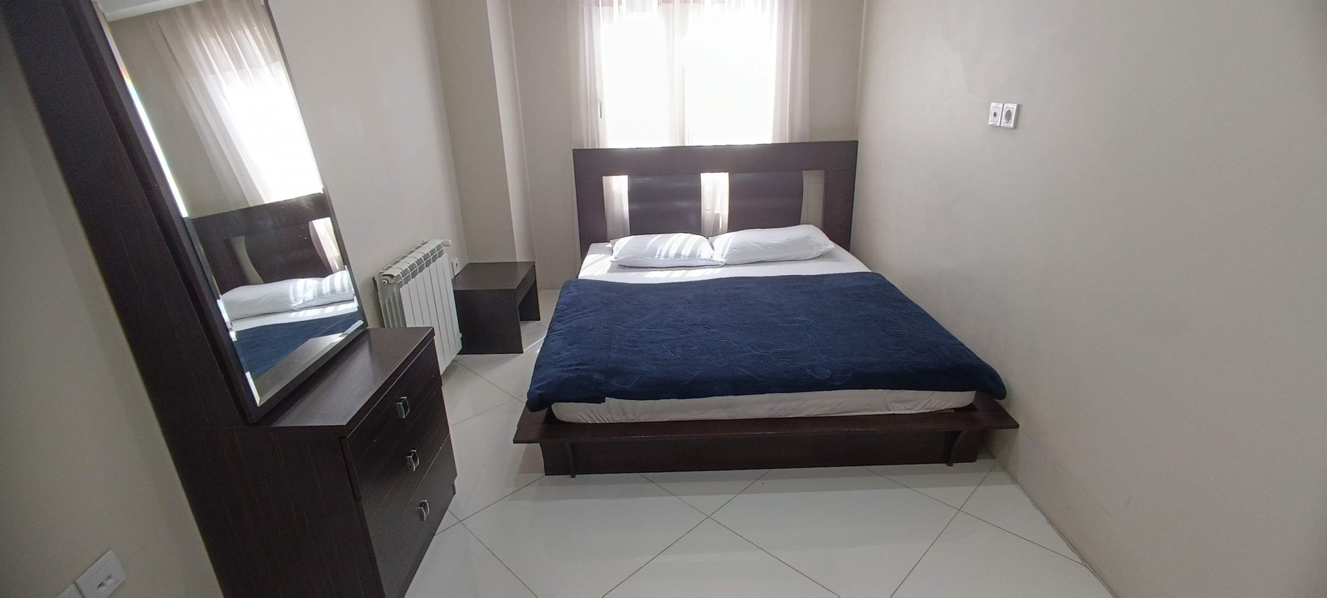 آپارتمان دوخوابه آگور 26 - میدان حر