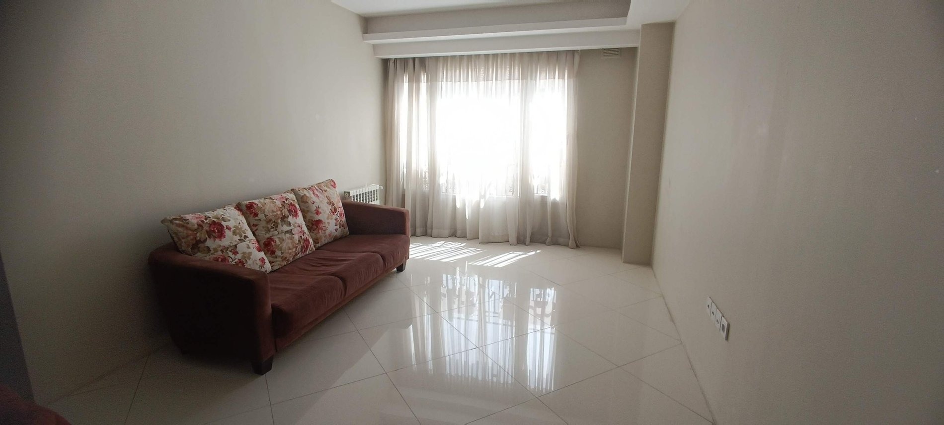 آپارتمان دوخوابه آگور 26 - میدان حر