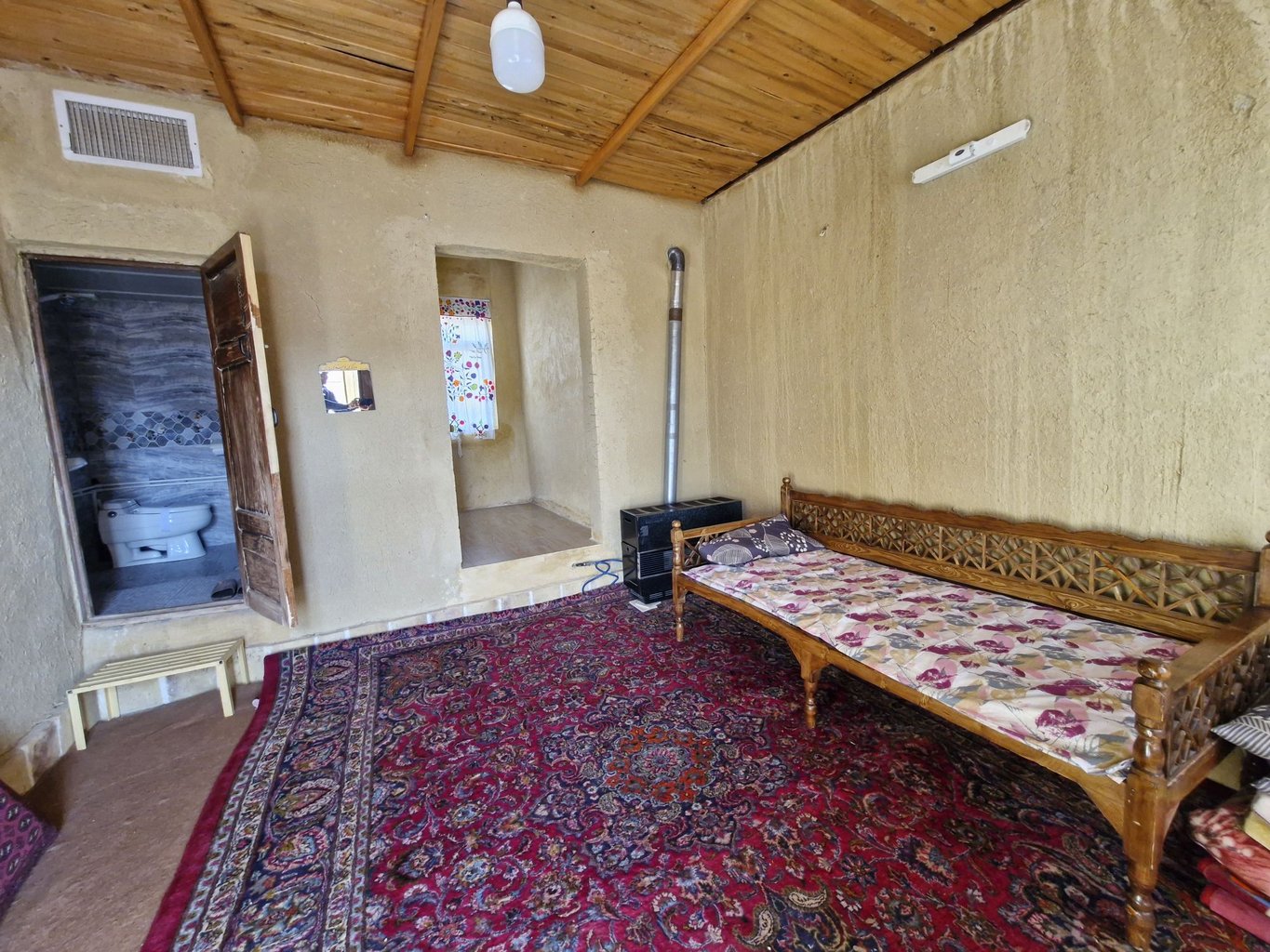 بومگردی اقامتگاه وارگه امیدیه1 - اتاق خالو