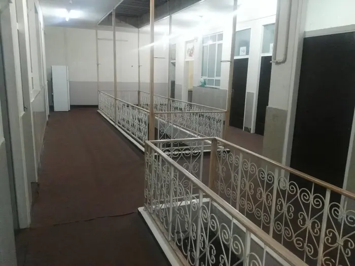 مسافرخانه مدرس - واحد سه تخته