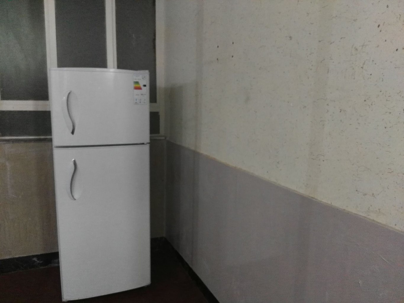 مسافرخانه فلت مدرس - واحد چهار تخته