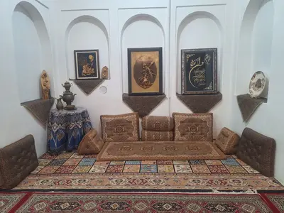 بومگردی عمارت بانو - واحد سه دری