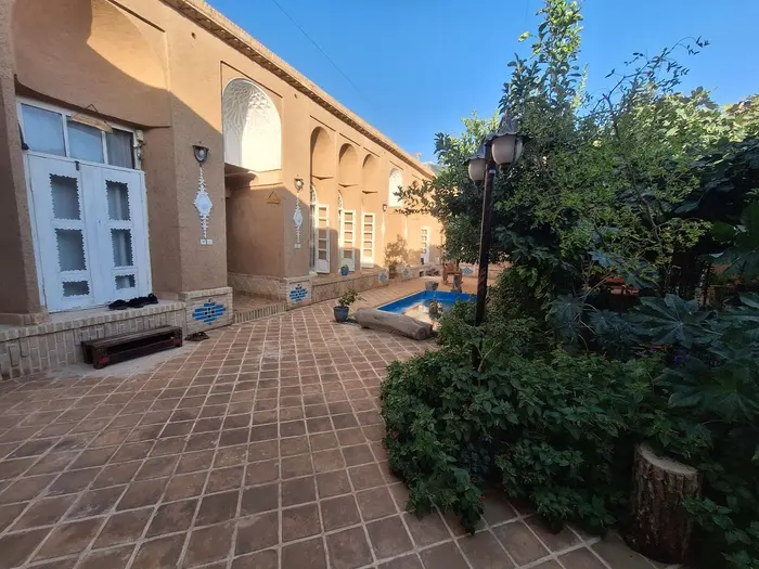 بوم گردی عمارت بانو - اتاق کاهگلی