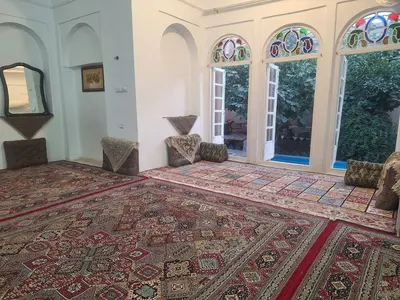 بومگردی عمارت بانو - واحد سه دری