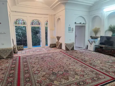 بومگردی عمارت بانو - واحد سه دری