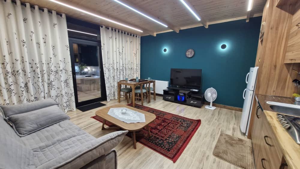 کلبه یک خوابه سوئیسی ارغوان ۱