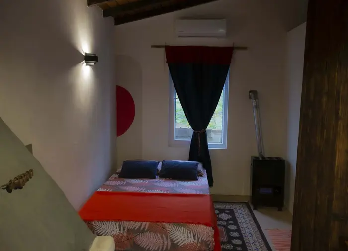 کلبه فلت جنگلی آن جا