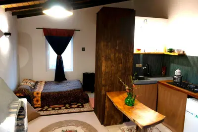 کلبه فلت جنگلی آن جا