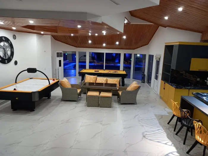 ویلا پنج خوابه استخردار سرزمین رویایی پلاک 1 - سالن