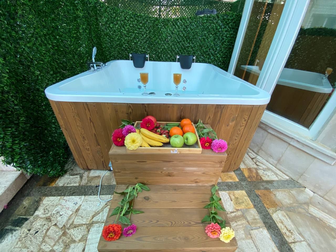 پنج خوابه جکوزی دار VIP دامون