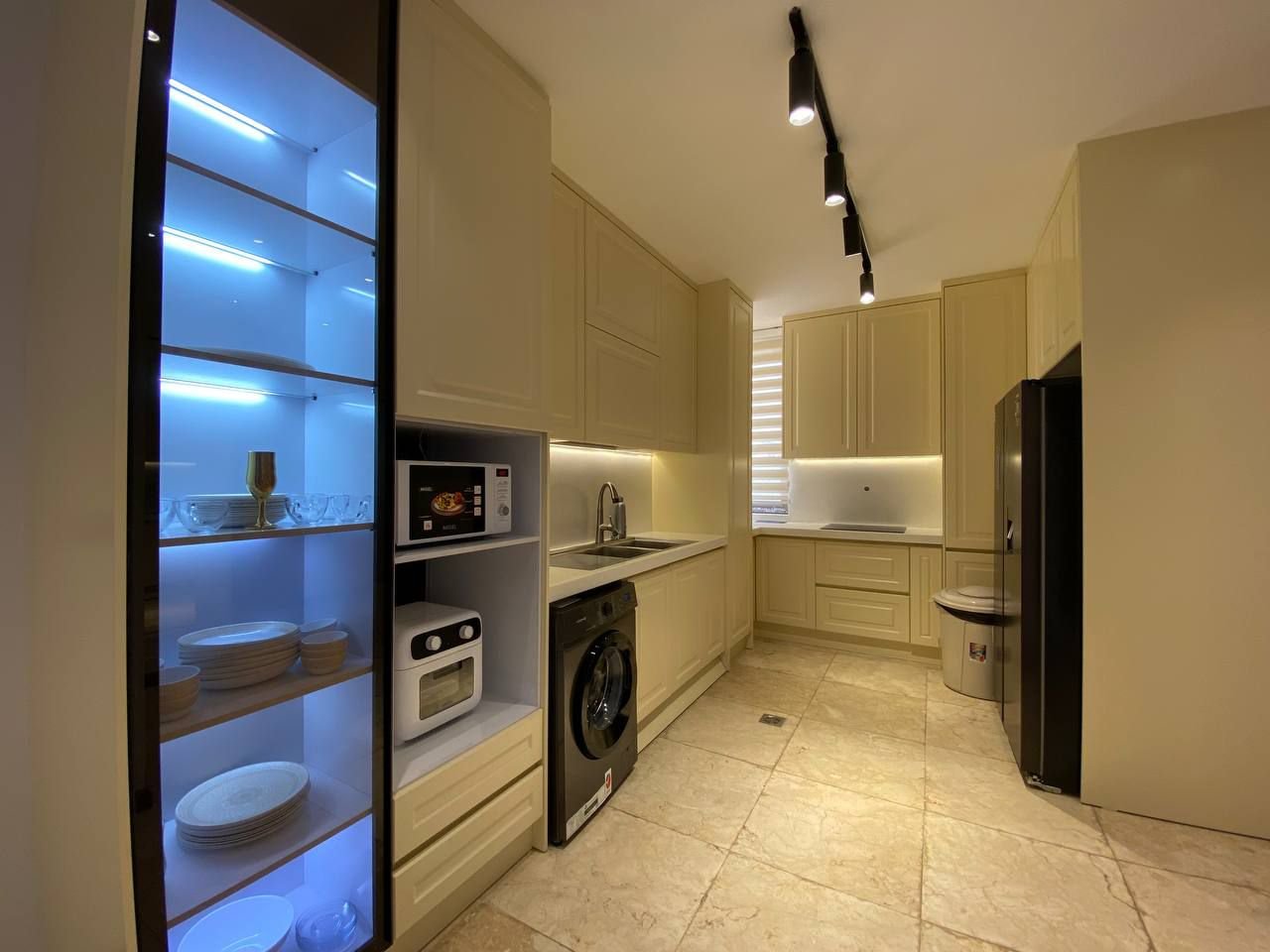 چهارخوابه تریپلکس استخردار آبگرم رویای آبی F3