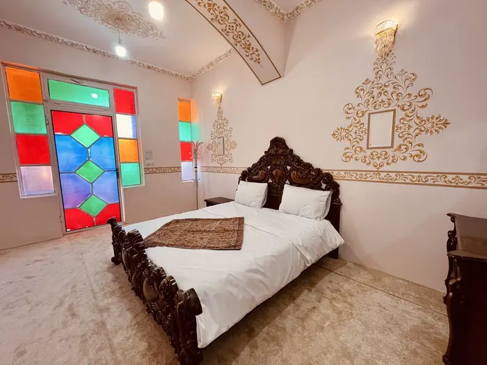 بوم گردی عمارت ماهور - واحد دوتخته جلفا - فضای اتاق