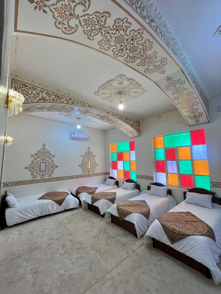 بومگردی عمارت ماهور - اتاق پنج تخته آئینه خانه