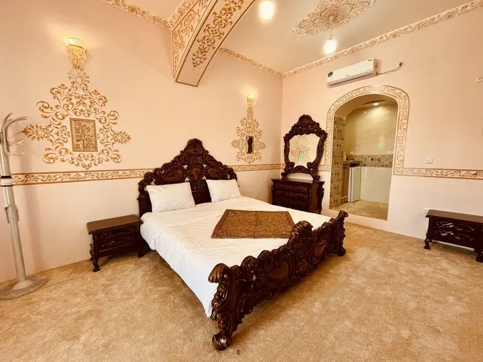 بوم گردی عمارت ماهور - واحد دوتخته جلفا - فضای اتاق