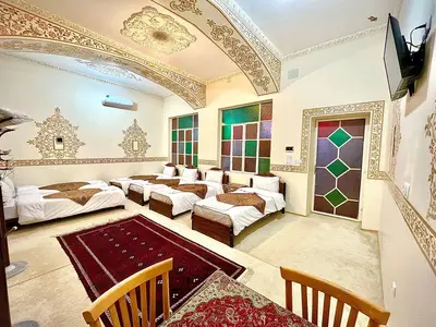 بومگردی عمارت ماهور 1 - اتاق شش تخته آئینه خانه