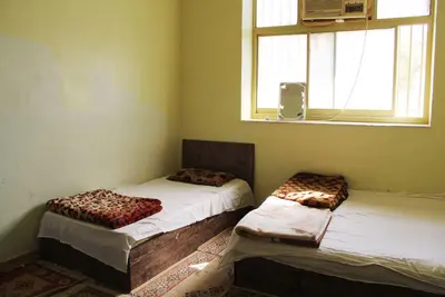 مسافرخانه آیدین - اتاق ۶