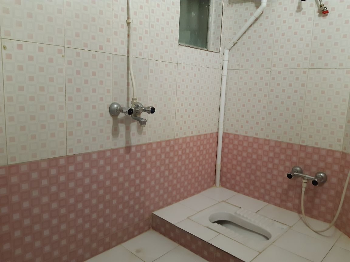 مسافرخانه عارف اتاق پنج تخته