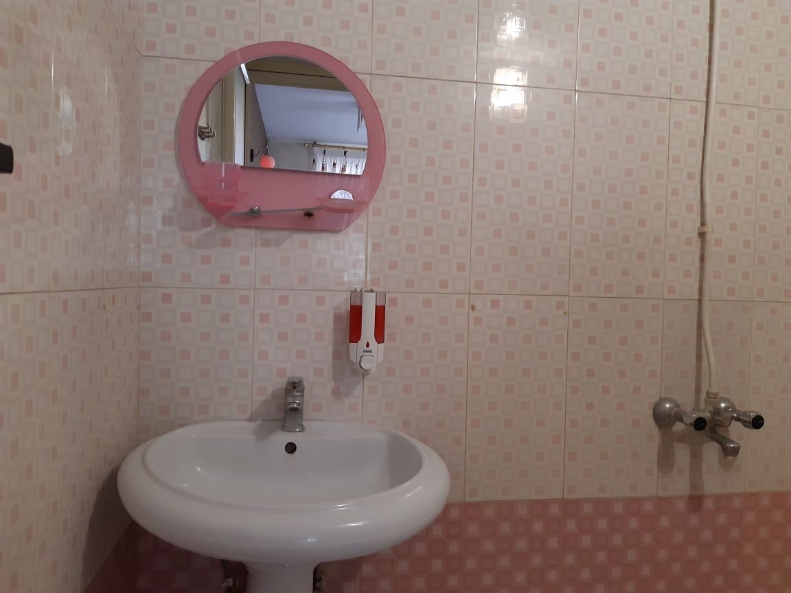مسافرخانه عارف اتاق پنج تخته