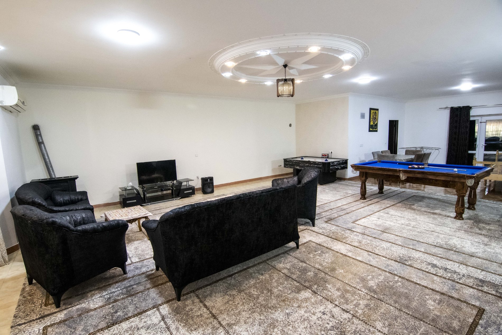 ویلا سه خوابه استخردار چهار فصل وحدت 1