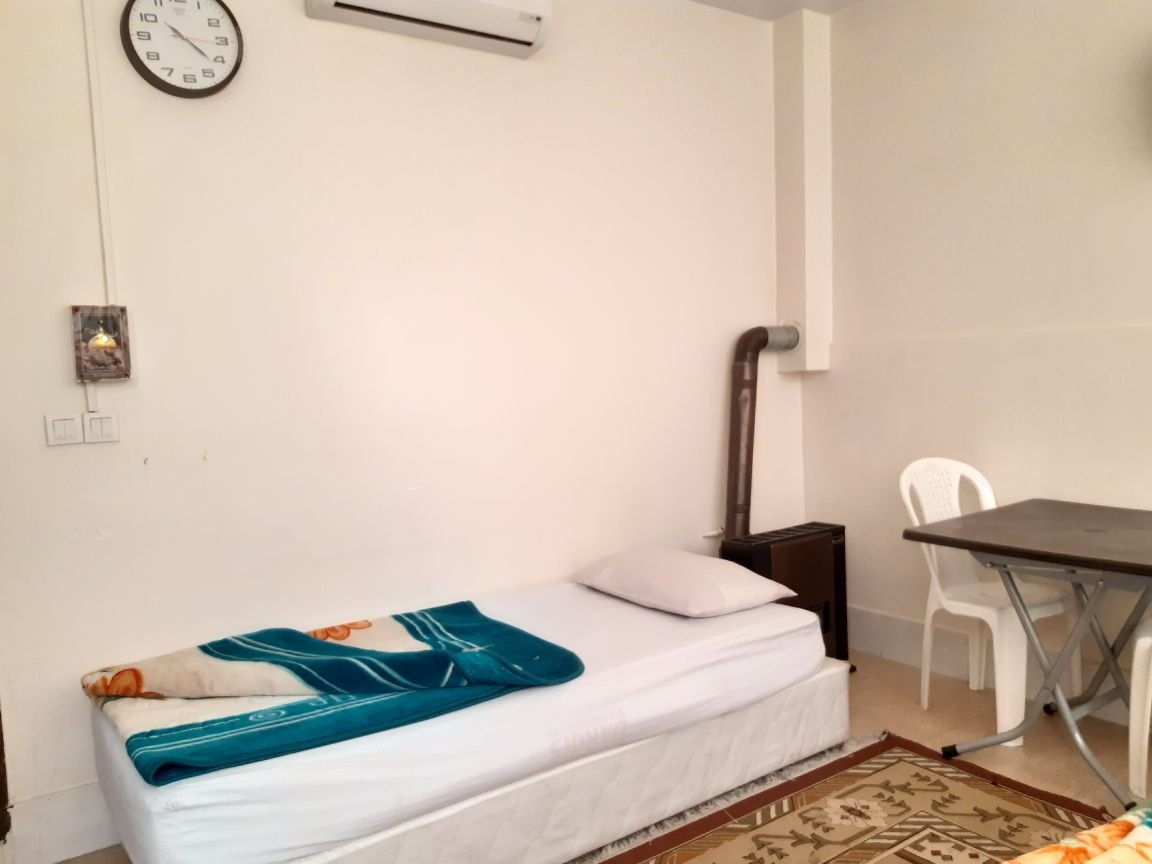 مسافرخانه سید احمد- اتاق سه تخته