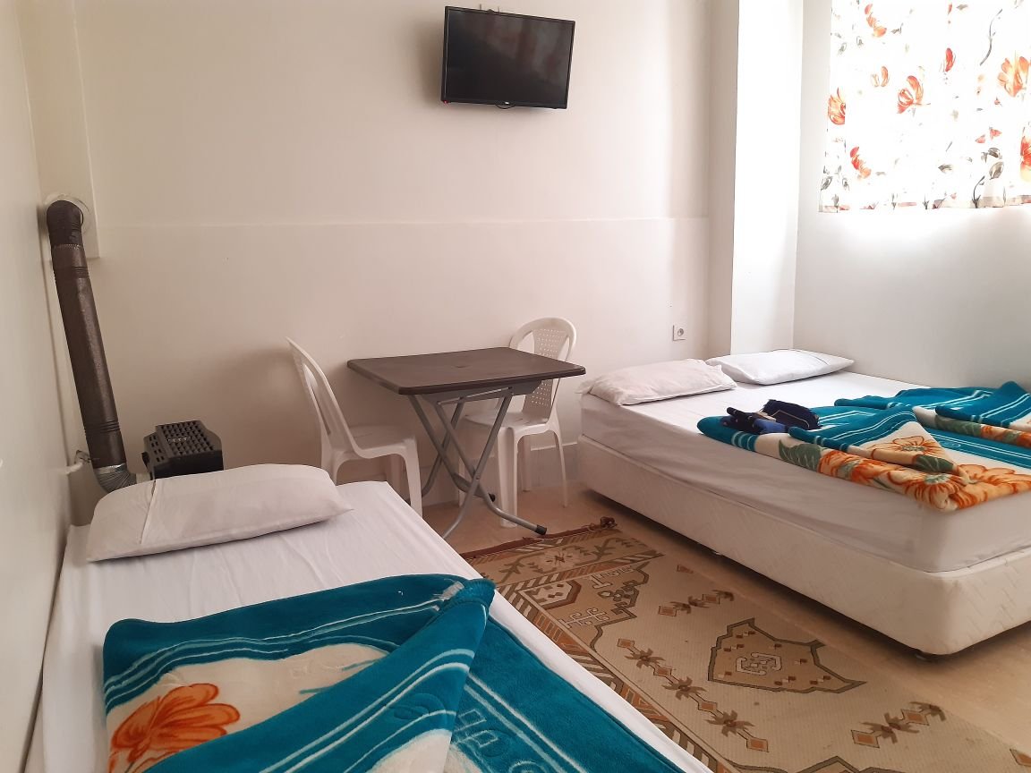 مسافرخانه سید احمد- اتاق سه تخته