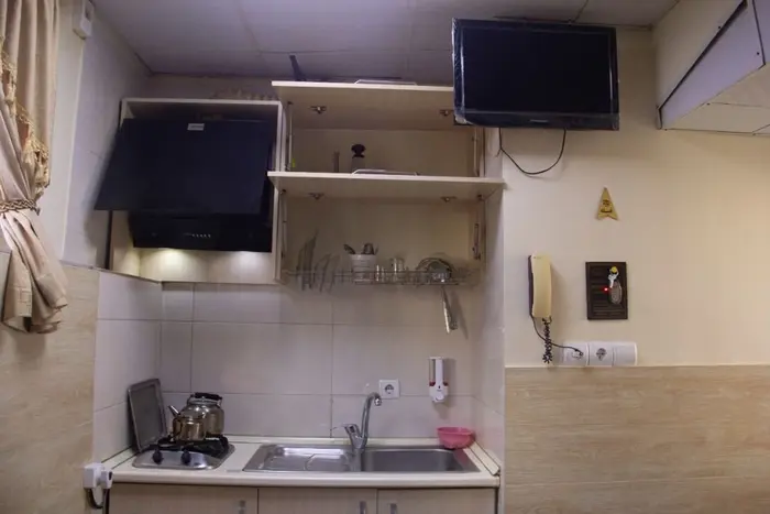سوئیت سپیده - واحد دوتخته 00117 - آشپزخانه تلویزیون