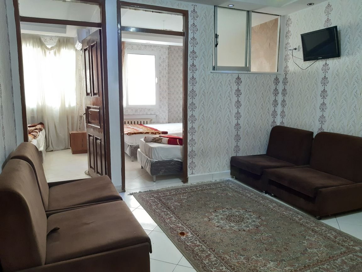 مسافرخانه ثامن السرور ده تخته اتاق دو خواب