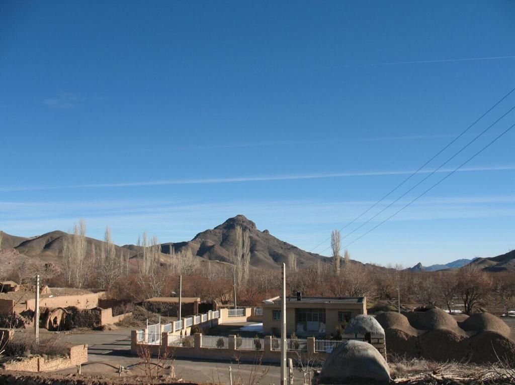 خوش نشین - اتاق دو - نمای بیرون