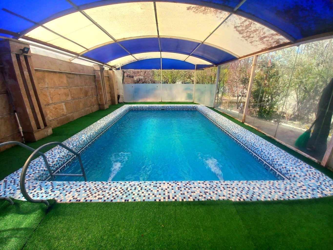 ویلا دوخوابه استخردار آبگرم یزدان