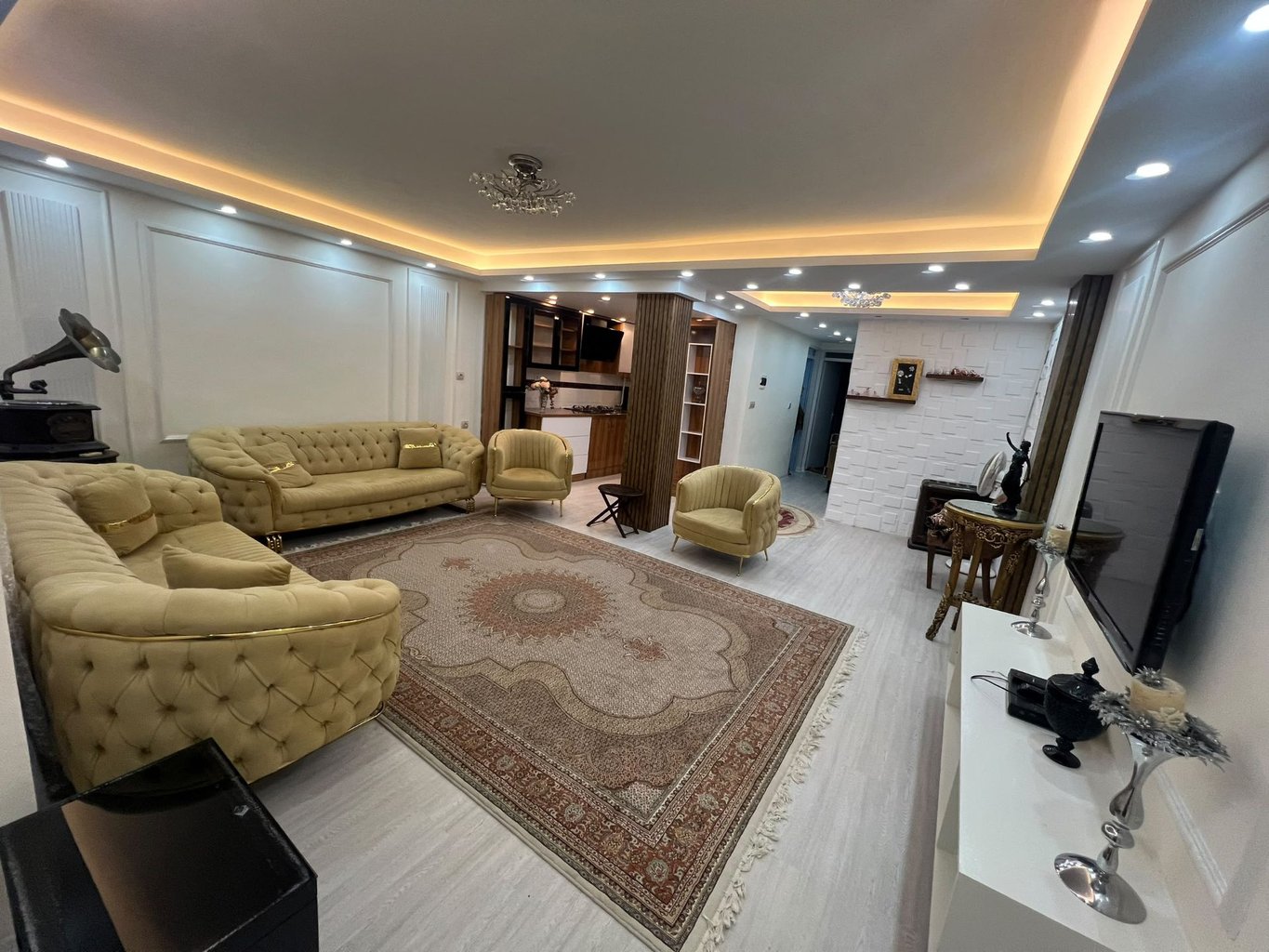 آپارتمان دوخوابه دیاری پور
