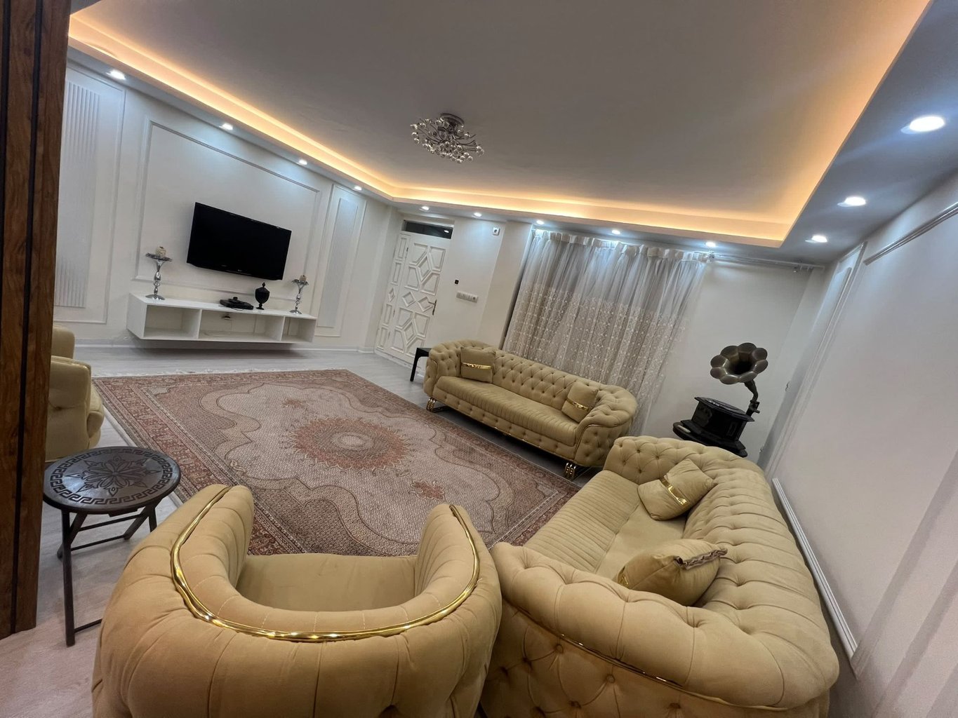 آپارتمان دوخوابه دیاری پور