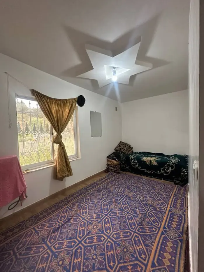 کلبه دوخوابه کیشون بن - اتاق خواب بزرگتر 