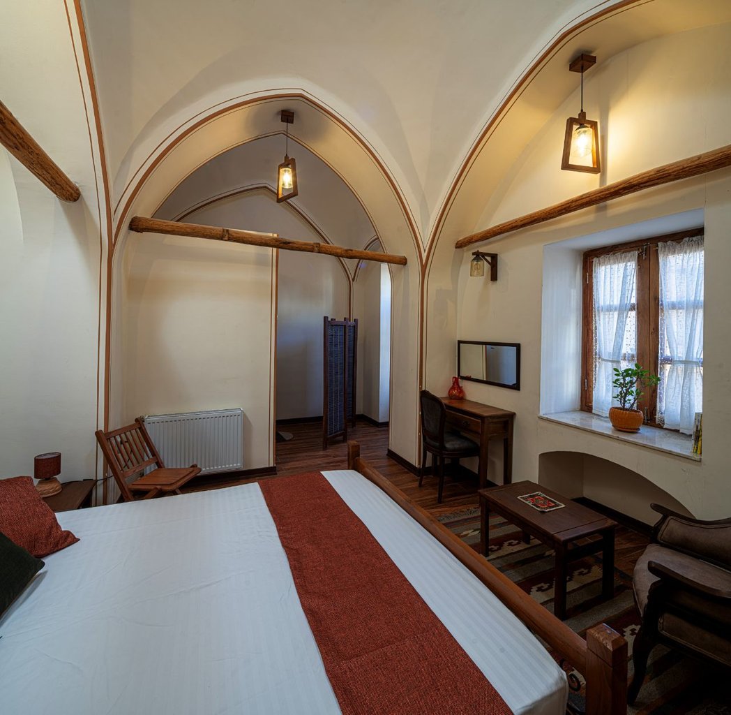 اقامتگاه سنتی میدان کوچک - واحد یِرتیگ