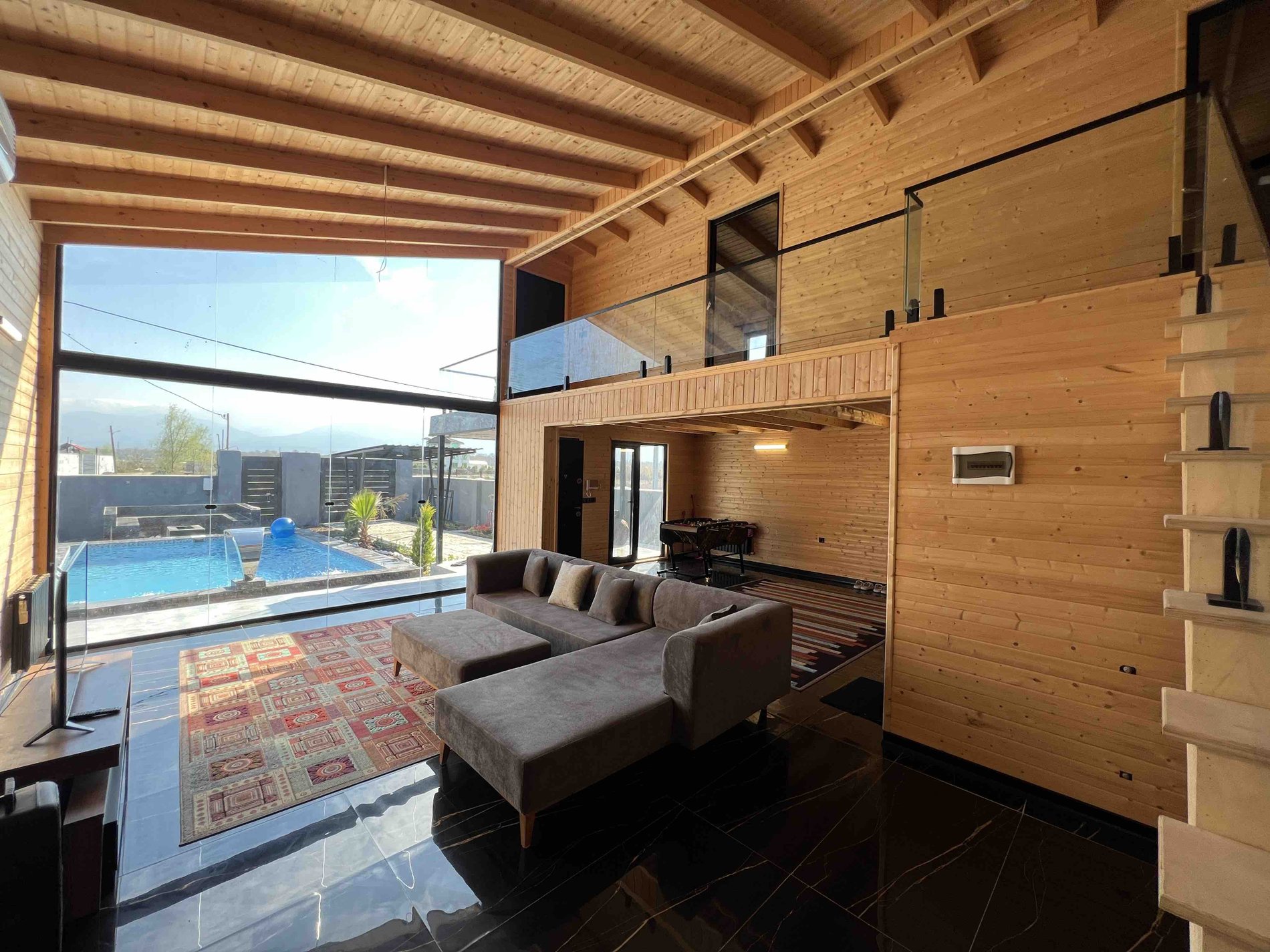 دوخوابه چوبی استخردار آبگرم لیانا