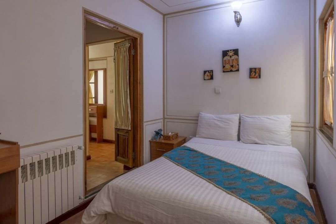 اقامتگاه سنتی طلوع خورشید - واحد 201