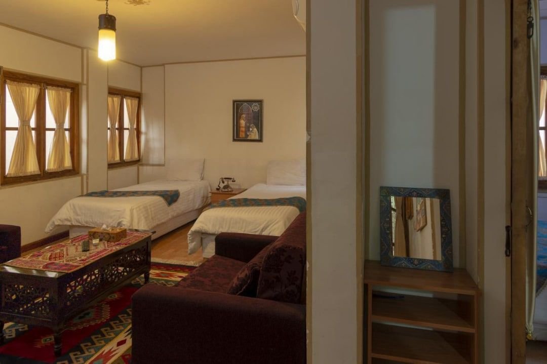 اقامتگاه سنتی طلوع خورشید - واحد 201