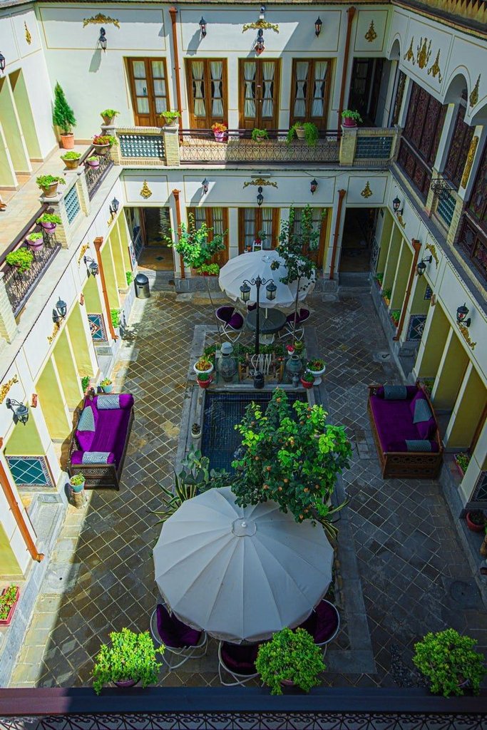 اقامتگاه سنتی طلوع خورشید - واحد 201