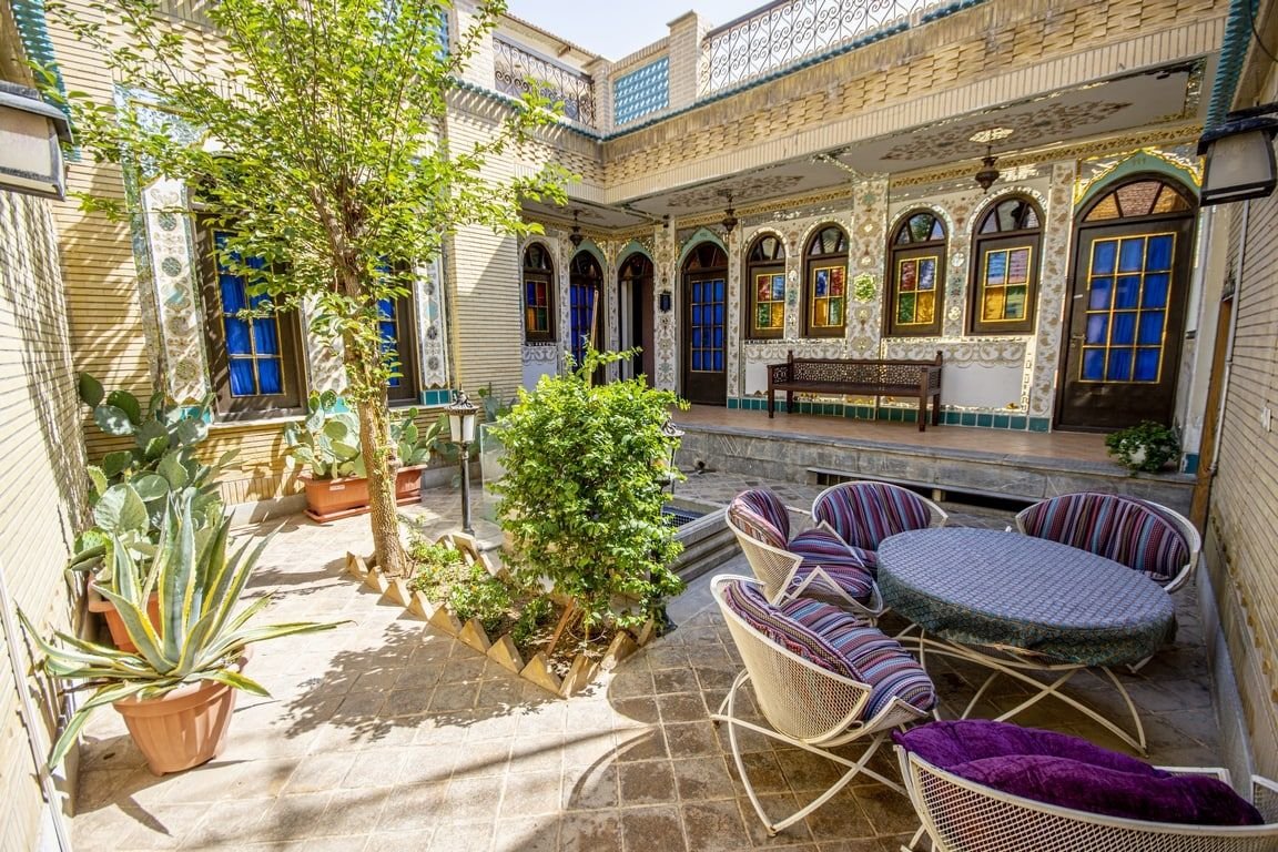 اقامتگاه سنتی طلوع خورشید - واحد سه تخته 114