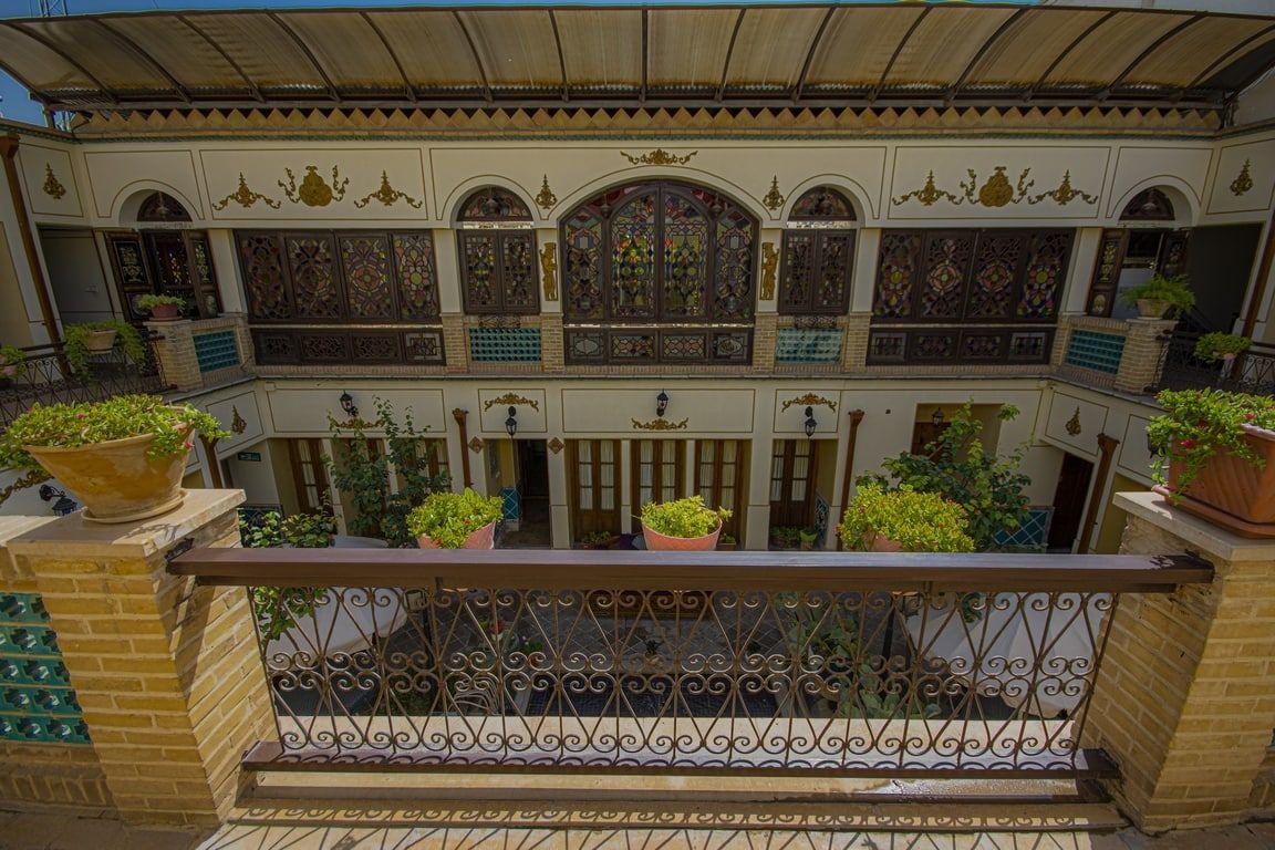 اقامتگاه سنتی طلوع خورشید - واحد 201