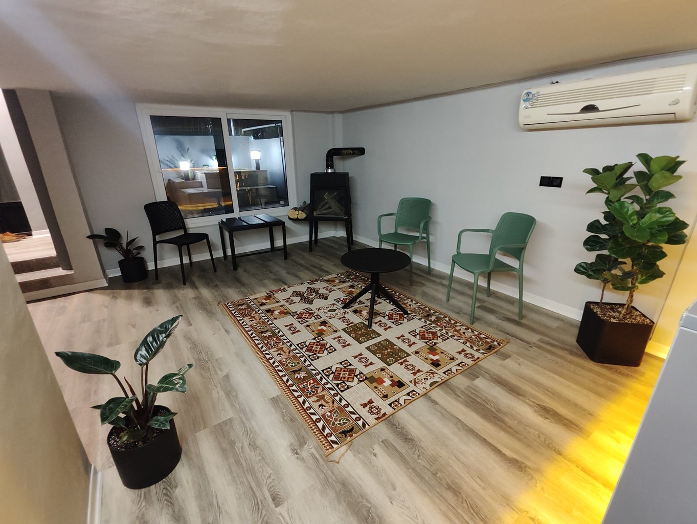 سوئیت فلت رز 201