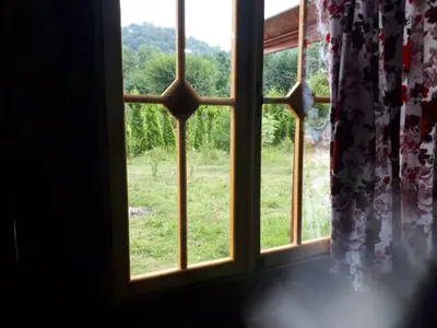 کلبه دوخوابه چوبی تاسکوه