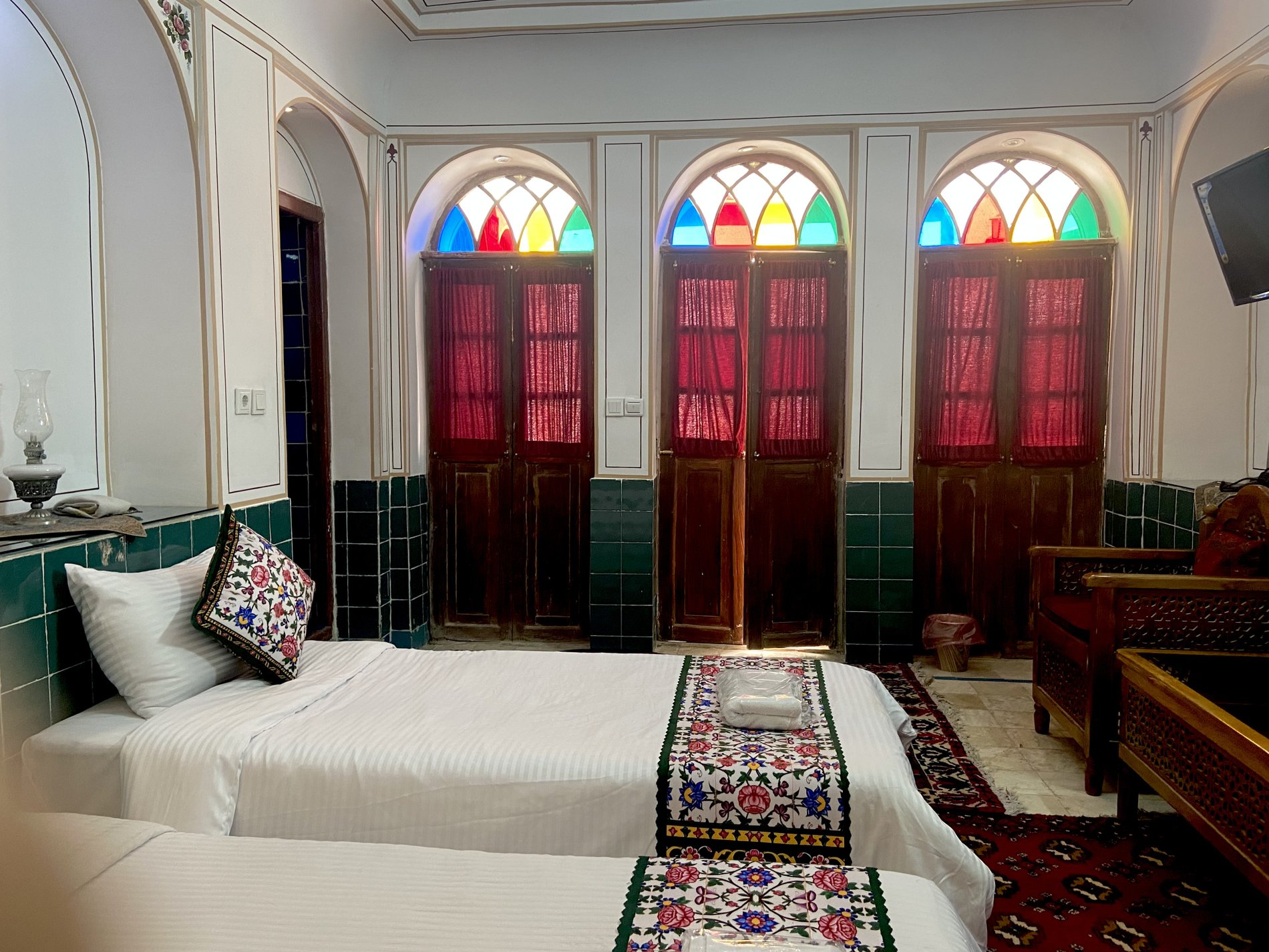 اقامتگاه سنتی عمارت یاس اصفهان - واحد شمعدونی