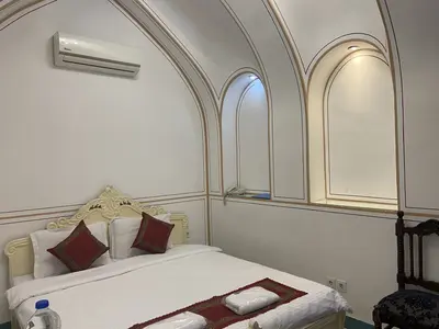 اقامتگاه سنتی عمارت یاس اصفهان - واحد همیشه بهار