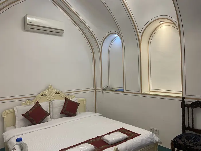 اقامتگاه سنتی عمارت یاس اصفهان - واحد همیشه بهار